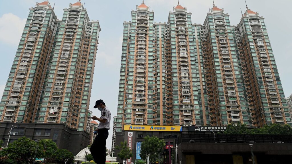 China property market is going in 2 directions